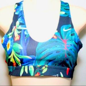 Nike Floral Sports bra,crosses over the back,worn a couple of times